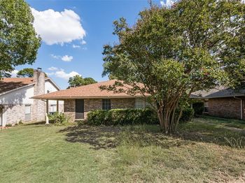 715  Oakwood Lane 