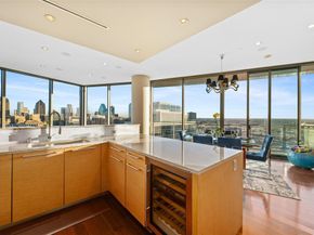 2900  Mckinnon Street  2601, Dallas Texas 75201