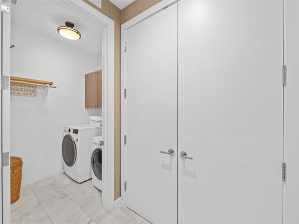 2900  Mckinnon Street  2601, Dallas Texas 75201