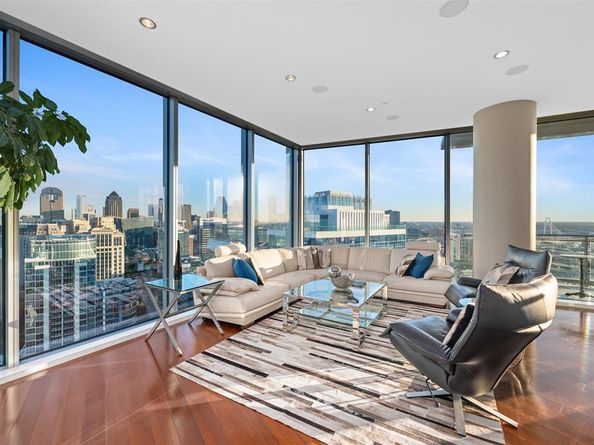 2900  Mckinnon Street  2601, Dallas Texas 75201