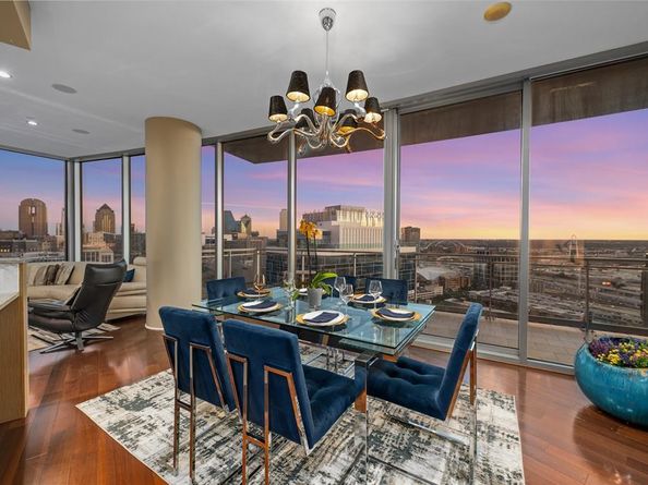 2900  Mckinnon Street  2601, Dallas Texas 75201