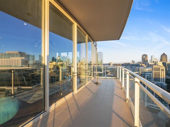 2900  Mckinnon Street  2601, Dallas Texas 75201