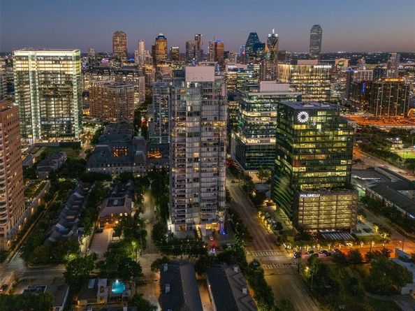 2900  Mckinnon Street  2601, Dallas Texas 75201