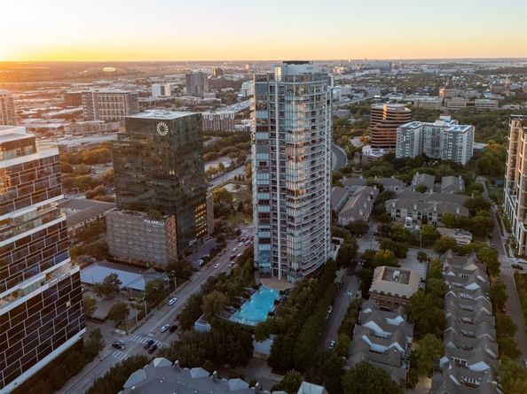 2900  Mckinnon Street  2601, Dallas Texas 75201