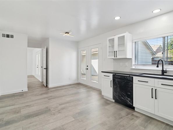 1739  Hartford Drive , Carrollton Texas 75007