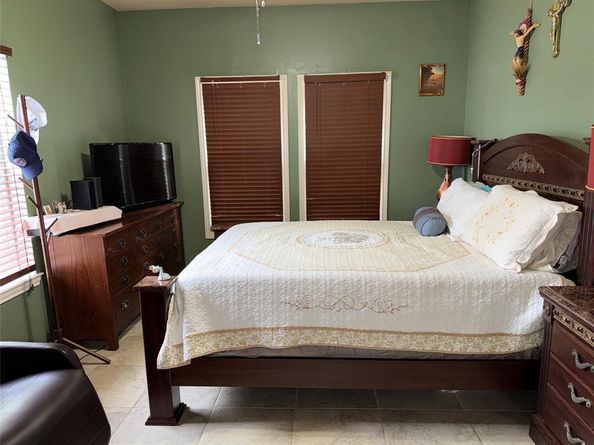 111 N Willomet Avenue , Dallas Texas 75208