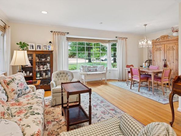 3843  Martha Lane , Dallas Texas 75229