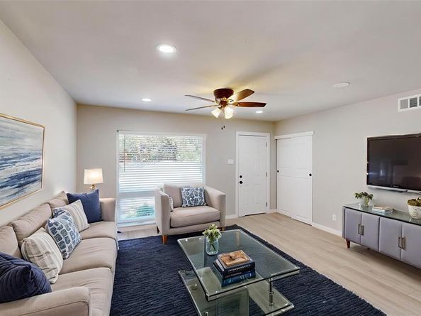 1820  Oak Tree Lane , Arlington Texas 76013
