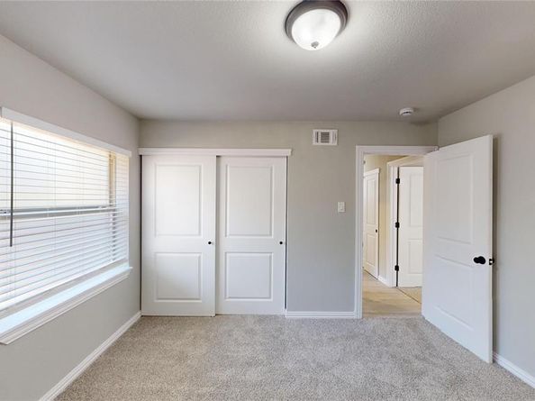 1820  Oak Tree Lane , Arlington Texas 76013