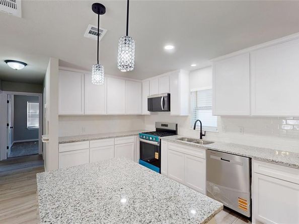 1820  Oak Tree Lane , Arlington Texas 76013