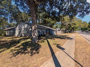 1820  Oak Tree Lane , Arlington Texas 76013