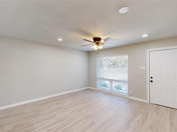 1820  Oak Tree Lane , Arlington Texas 76013