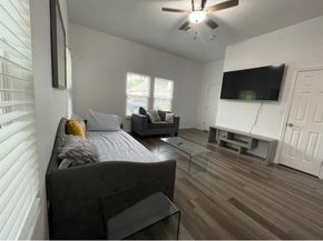 1121 E Annie Street , Fort Worth Texas 76104