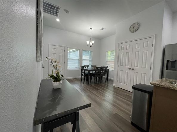 1121 E Annie Street , Fort Worth Texas 76104