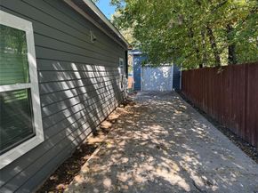 1121 E Annie Street , Fort Worth Texas 76104