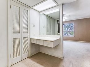 7526 W Northwest Highway  2, Dallas Texas 75225