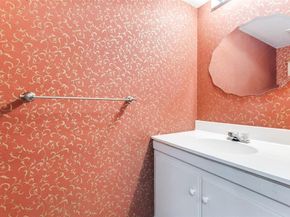 7526 W Northwest Highway  2, Dallas Texas 75225