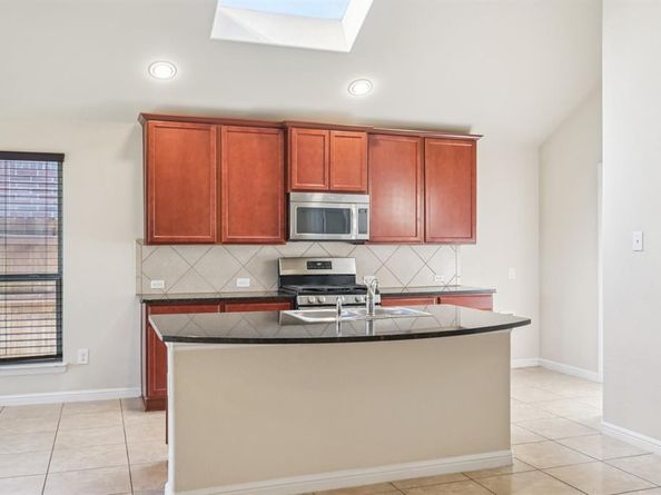 10433  Unity Drive , Fort Worth Texas 76108