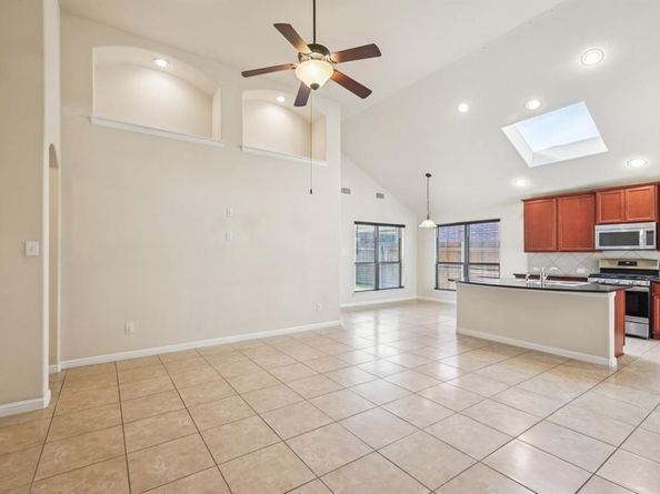 10433  Unity Drive , Fort Worth Texas 76108