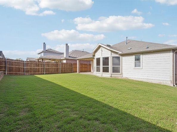 10433  Unity Drive , Fort Worth Texas 76108