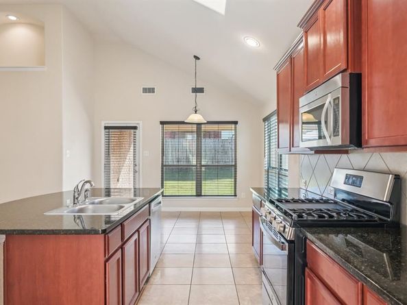 10433  Unity Drive , Fort Worth Texas 76108