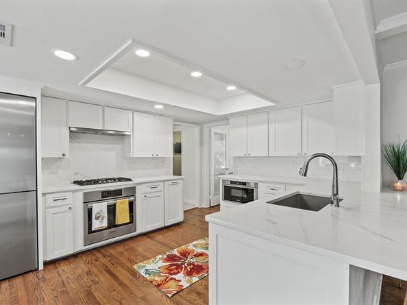 3806  Shady Hill Drive , Dallas Texas 75229