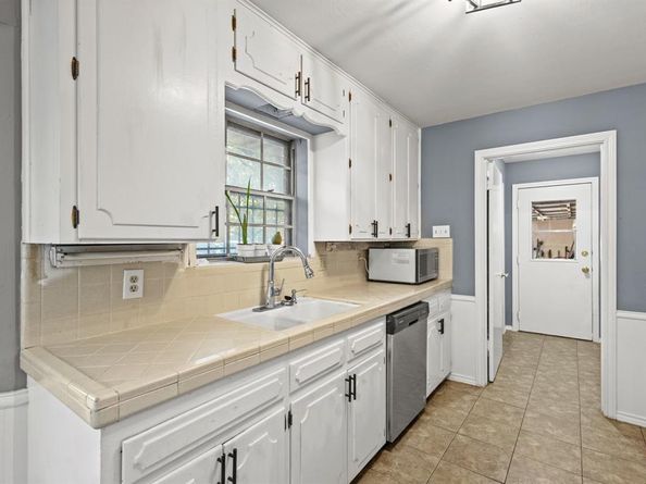 6903  Woodhill Road , Dallas Texas 75217