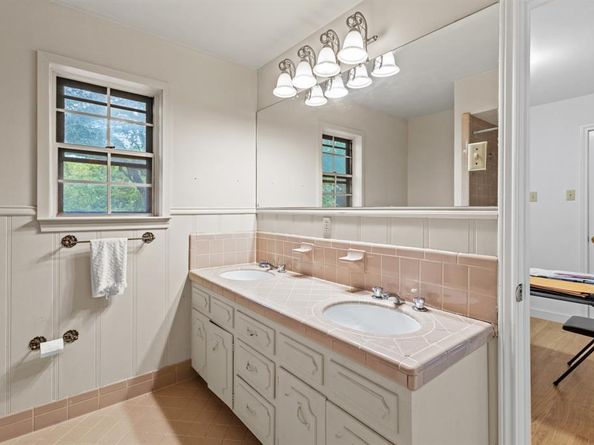 6903  Woodhill Road , Dallas Texas 75217