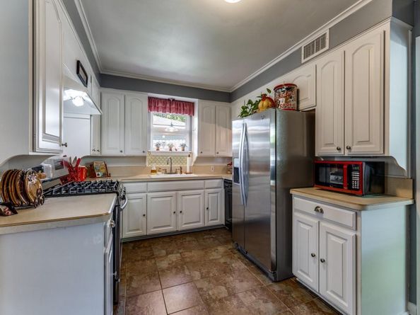 4925  Stadium Drive , Fort Worth Texas 76133