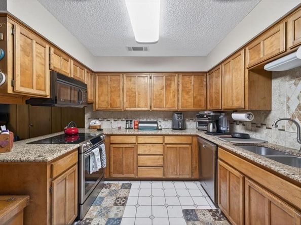 405  Nita Court , Crowley Texas 76036