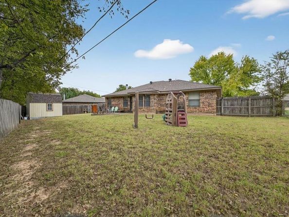 405  Nita Court , Crowley Texas 76036