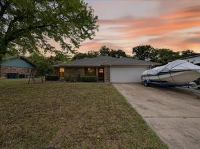 405  Nita Court , Crowley Texas 76036