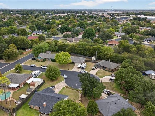 405  Nita Court , Crowley Texas 76036