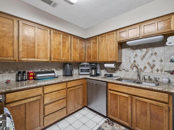 405  Nita Court , Crowley Texas 76036