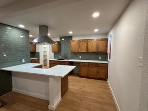 2432  Jonesboro Avenue , Dallas Texas 75228