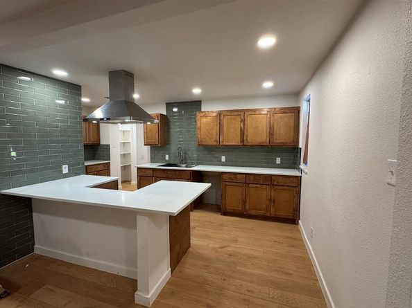 2432  Jonesboro Avenue , Dallas Texas 75228