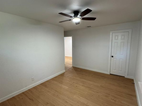 2432  Jonesboro Avenue , Dallas Texas 75228