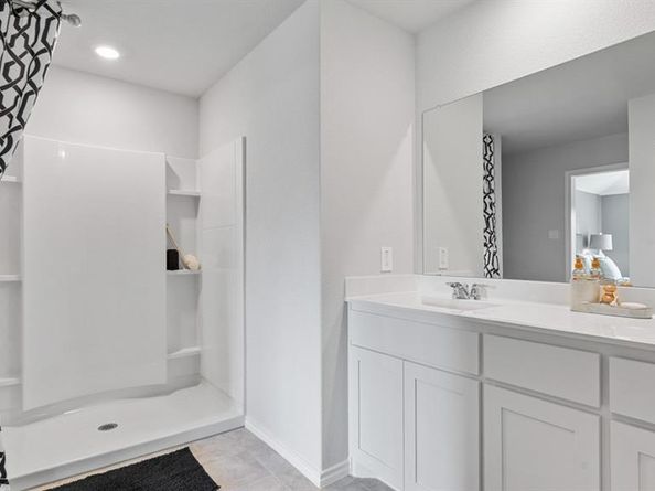 1712  GILLENS Avenue , Fort Worth Texas 76140