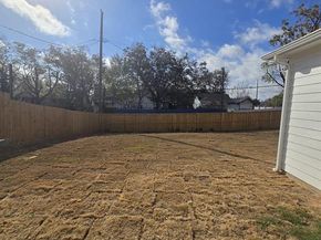 1402  Strickland Street , Dallas Texas 75216