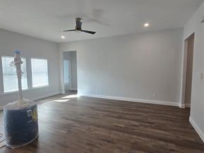 1402  Strickland Street , Dallas Texas 75216