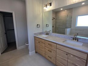 1402  Strickland Street , Dallas Texas 75216