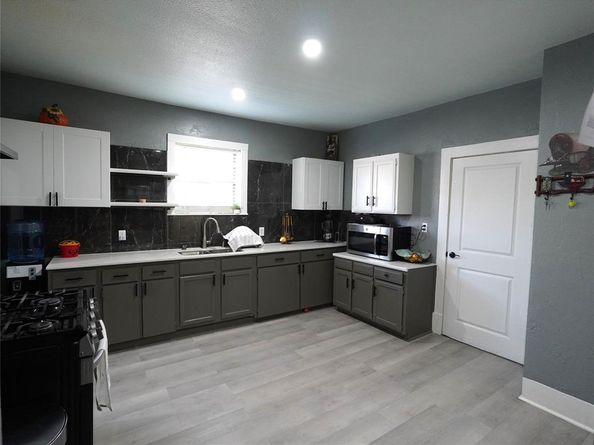 3611  Avenue H  , Fort Worth Texas 76105