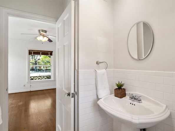 6129  McCommas Boulevard , Dallas Texas 75214