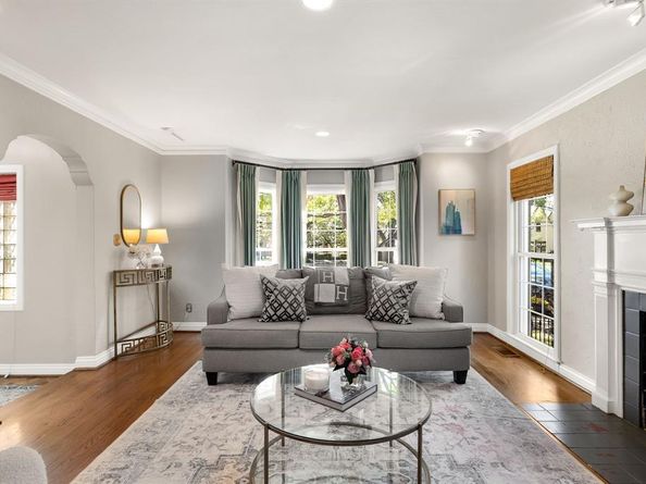 6129  McCommas Boulevard , Dallas Texas 75214