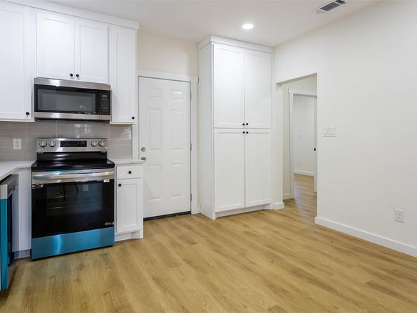 504 W Hammond Street , Fort Worth Texas 76115