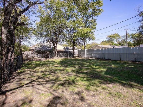 504 W Hammond Street , Fort Worth Texas 76115