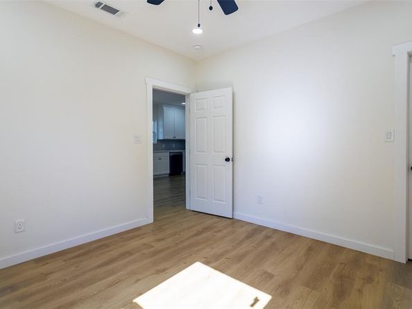 504 W Hammond Street , Fort Worth Texas 76115