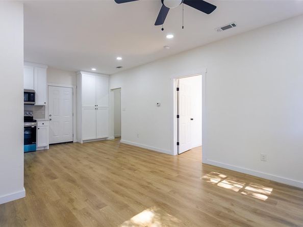 504 W Hammond Street , Fort Worth Texas 76115