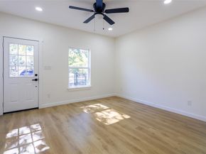 504 W Hammond Street , Fort Worth Texas 76115