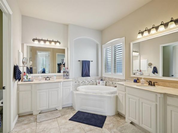 117  Crestbrook Drive , Rockwall Texas 75087